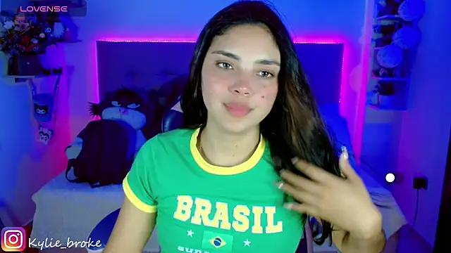 Kylie brokee online show from December 27, 12:07 am