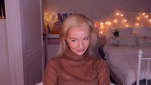 aestetick online show from October 14, 11:55 am