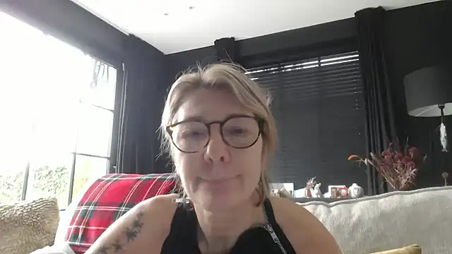 godinflower online show from October 12, 8:02 am