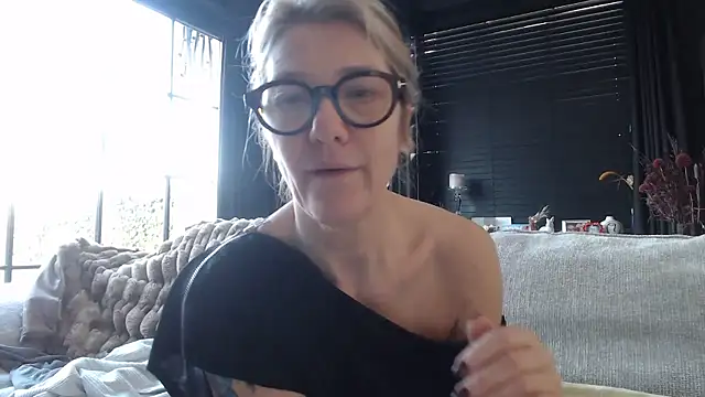 godinflower online show from January 11, 9:47 am