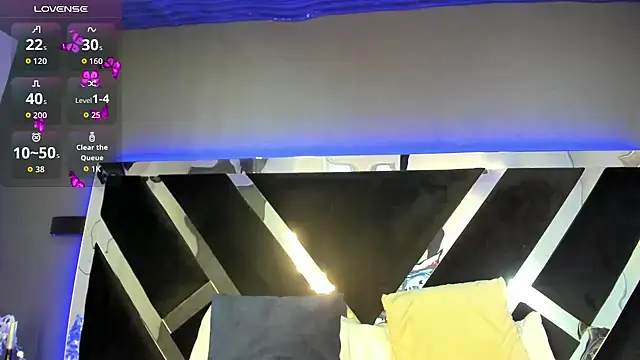 AmmyJones  online show from March 11, 7:09 pm