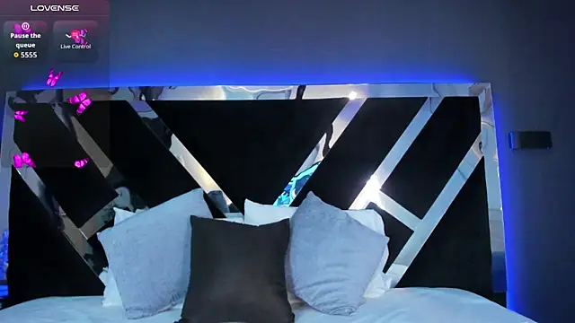 AmmyJones  online show from March 30, 8:21 pm