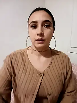 Snapshot of Juanamd1 chatting on December 3, 8:27 am Juanamd1 online show from December 3, 8:27 am