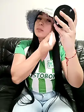 Snapshot of Juanamd1 chatting on December 18, 8:53 am Juanamd1 online show from December 18, 8:53 am