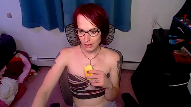 Snapshot of RyffBurnz chatting on October 1, 5:24 am RyffBurnz online show from October 1, 5:24 am