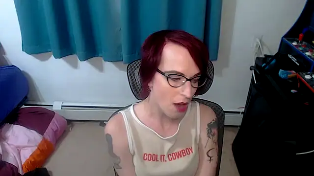 Snapshot of RyffBurnz chatting on October 7, 6:49 pm RyffBurnz online show from October 7, 6:49 pm