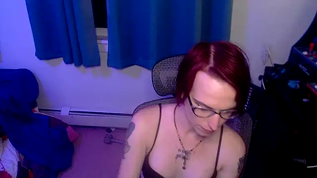 Snapshot of RyffBurnz chatting on October 11, 2:33 am RyffBurnz online show from October 11, 2:33 am