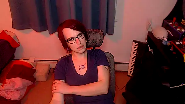 Snapshot of RyffBurnz chatting on October 18, 2:25 am RyffBurnz online show from October 18, 2:25 am
