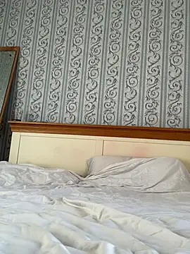 nolotymfcXo online show from February 14, 8:44 am