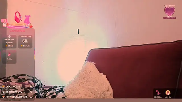 Snapshot of Lakshmi_lotus chatting on December 17, 10:38 pm Lakshmi lotus online show from December 17, 10:38 pm