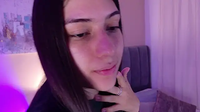 dakotaa   online show from April 17, 6:11 pm