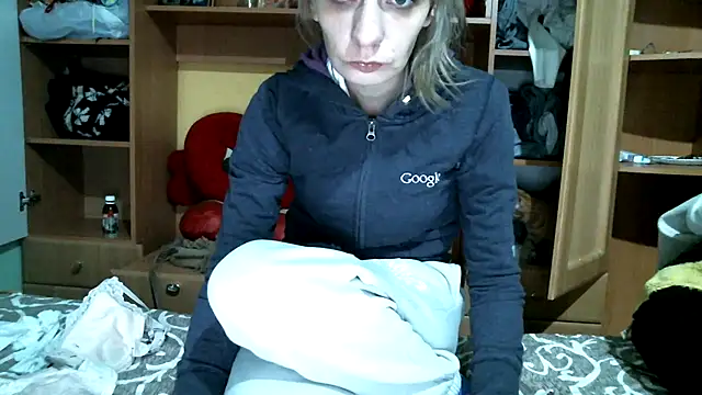 Snapshot of DennisXCaroll chatting on January 1, 5:55 pm DennisXCaroll online show from January 1, 5:55 pm