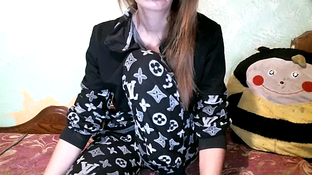 Snapshot of DennisXCaroll chatting on December 5, 5:38 am DennisXCaroll online show from December 5, 5:38 am