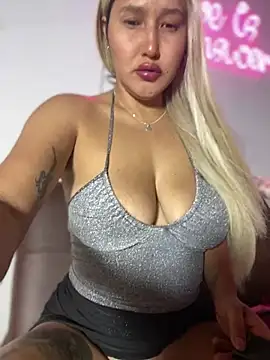 SamaraJay1 online show from December 7, 11:23 pm