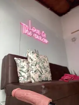 SamaraJay1 online show from December 19, 1:07 pm