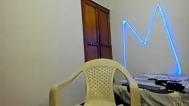 Snapshot of MasterSEX420 chatting on November 12, 1:44 pm MasterSEX420 online show from November 12, 1:44 pm