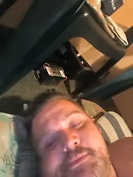 Snapshot of Ronny2510 chatting on November 3, 9:27 pm Ronny2510 online show from November 3, 9:27 pm