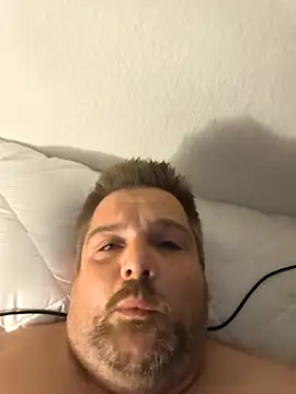 Snapshot of Ronny2510 chatting on November 21, 10:41 pm Ronny2510 online show from November 21, 10:41 pm