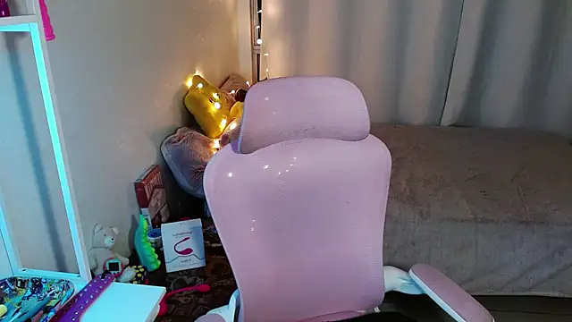 mily milk  online show from February 16, 10:10 am