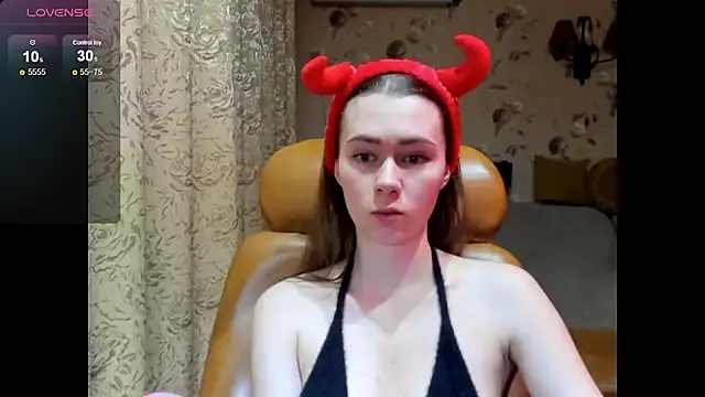 MadeleineWiliams online show from October 14, 8:53 pm