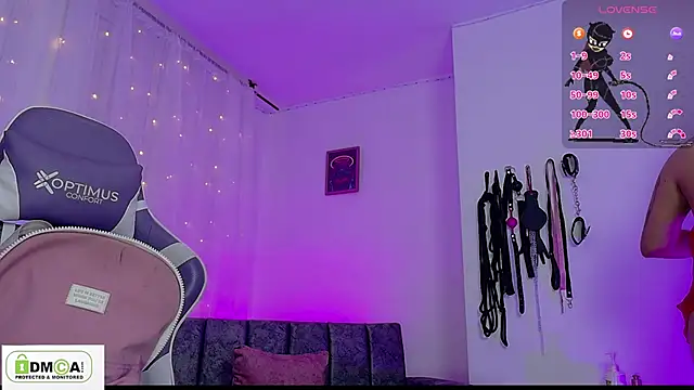 Miss scarllet  online show from April 6, 1:12 pm