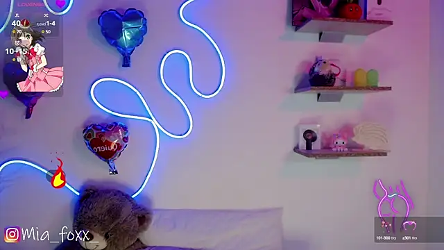 Snapshot of Mia_foxx_ chatting on February 8, 12:06 am Mia foxx online show from February 8, 12:06 am