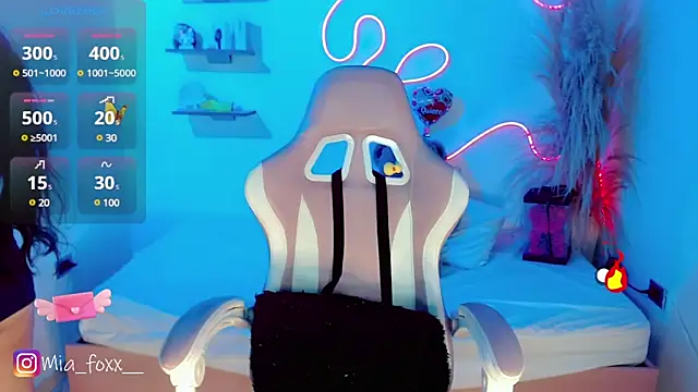 Snapshot of Mia_foxx_ chatting on March 20, 12:08 am Mia foxx online show from March 20, 12:08 am