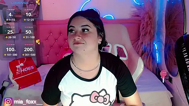 Snapshot of Mia_foxx_ chatting on September 27, 10:04 pm Mia foxx online show from September 27, 10:04 pm