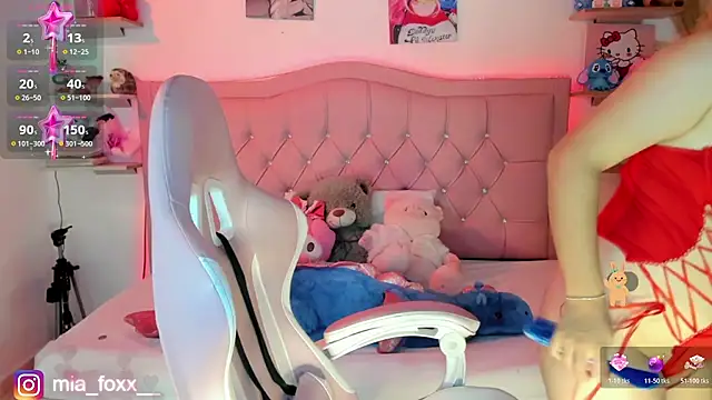 Snapshot of Mia_foxx_ chatting on November 11, 9:04 pm Mia foxx online show from November 11, 9:04 pm