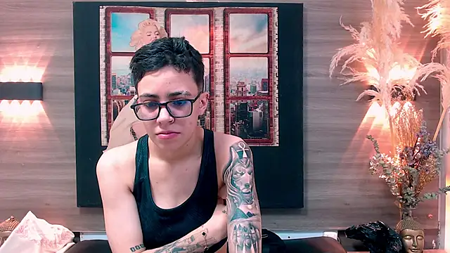 Snapshot of Cutie_Shy_ chatting on December 1, 5:40 pm Cutie Shy online show from December 1, 5:40 pm