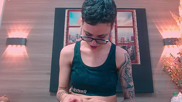 Snapshot of Cutie_Shy_ chatting on December 3, 5:11 pm Cutie Shy online show from December 3, 5:11 pm