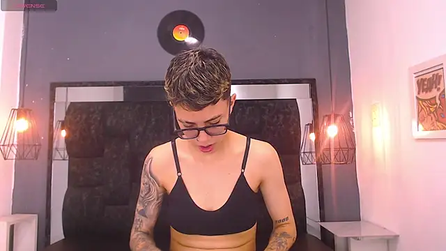 Cutie Shy  online show from February 21, 2:29 pm