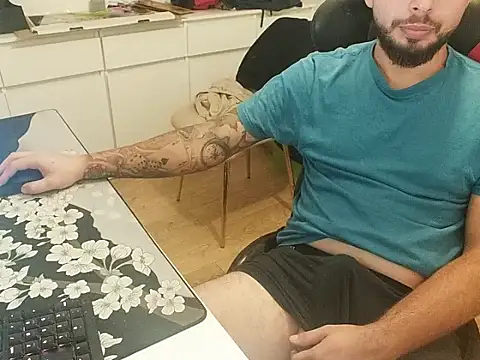 Snapshot of prezydentcam chatting on September 14, 11:04 pm prezydentcam online show from September 14, 11:04 pm