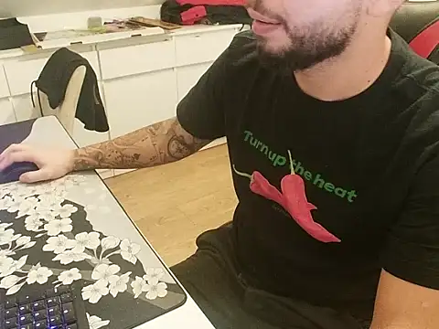 Snapshot of prezydentcam chatting on September 22, 10:39 am prezydentcam online show from September 22, 10:39 am