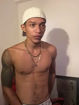 Snapshot of TommyGun_22 chatting on March 10, 12:51 am TommyGun 22 online show from March 10, 12:51 am