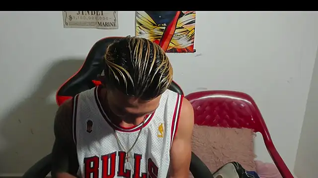 Snapshot of TommyGun_22 chatting on October 19, 12:11 am TommyGun 22 online show from October 19, 12:11 am