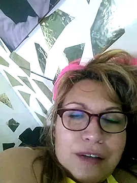 Snapshot of Kazsandraa chatting on March 22, 5:31 pm Kazsandraa online show from March 22, 5:31 pm