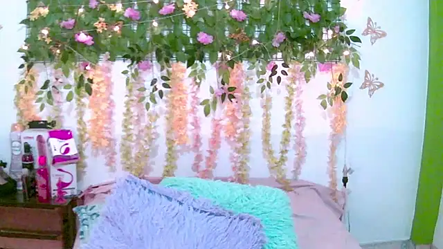 Crysrus online show from March 31, 7:25 pm