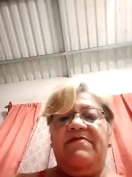 Snapshot of Madrastrahot69 chatting on October 2, 4:08 am Madrastrahot69 online show from October 2, 4:08 am