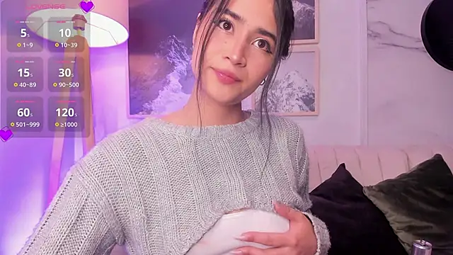 Snapshot of lara_madisson chatting on December 11, 5:10 am lara madisson online show from December 11, 5:10 am