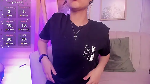 Snapshot of lara_madisson chatting on January 11, 7:49 am lara madisson online show from January 11, 7:49 am