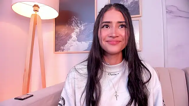 Snapshot of lara_madisson chatting on February 18, 5:42 am lara madisson online show from February 18, 5:42 am