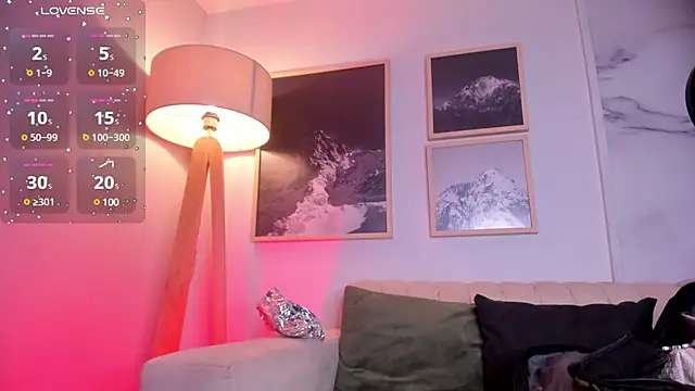 Snapshot of lara_madisson chatting on February 21, 8:07 am lara madisson online show from February 21, 8:07 am