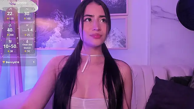 Snapshot of lara_madisson chatting on March 13, 8:37 am lara madisson online show from March 13, 8:37 am