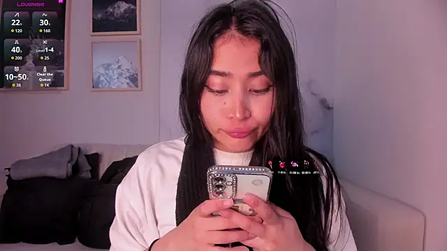 Snapshot of lara_madisson chatting on September 13, 5:40 am lara madisson online show from September 13, 5:40 am