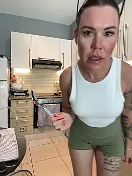 Lara Bergmann online show from April 21, 8:53 am