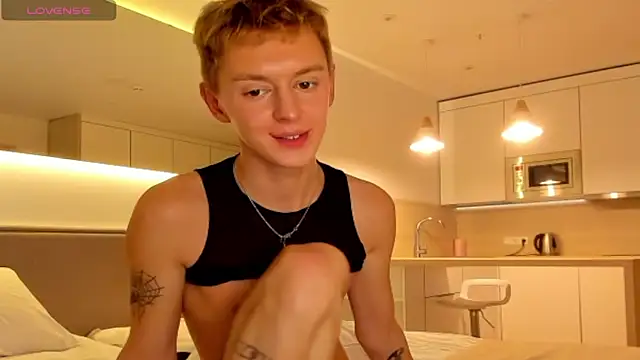 agelandreww online show from December 4, 6:06 pm