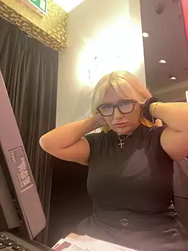 Arabellalee23 online show from February 11, 5:50 pm