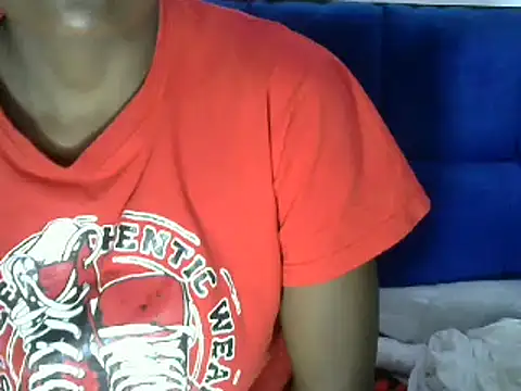 Snapshot of beauty_petite chatting on January 9, 7:40 pm beauty petite online show from January 9, 7:40 pm