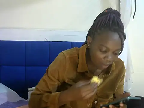 Snapshot of beauty_petite chatting on October 11, 5:50 am beauty petite online show from October 11, 5:50 am